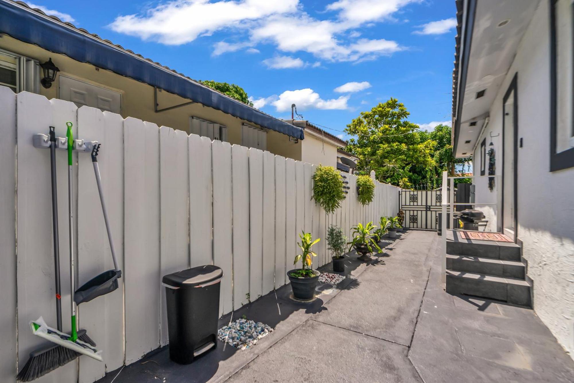 Little Gables Studio-Your Miami Escape-10Min Airport المظهر الخارجي الصورة